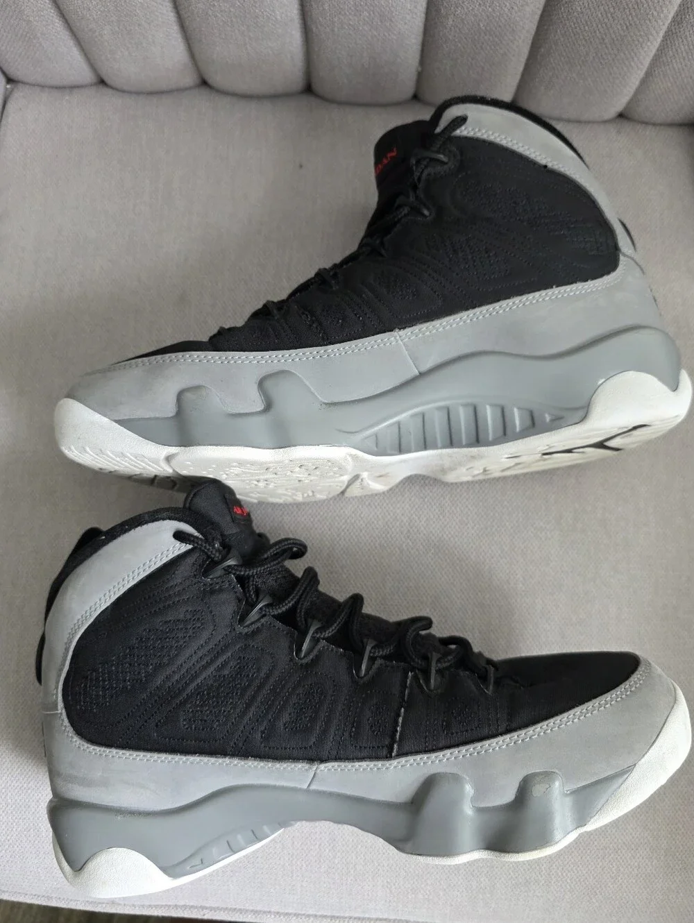 Jordan Retro 9 Particle Grey Men’s Basketball Shoes - Black & Gray Size 8 Used.